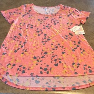*NEW* Lularoe Classic Tee Size L